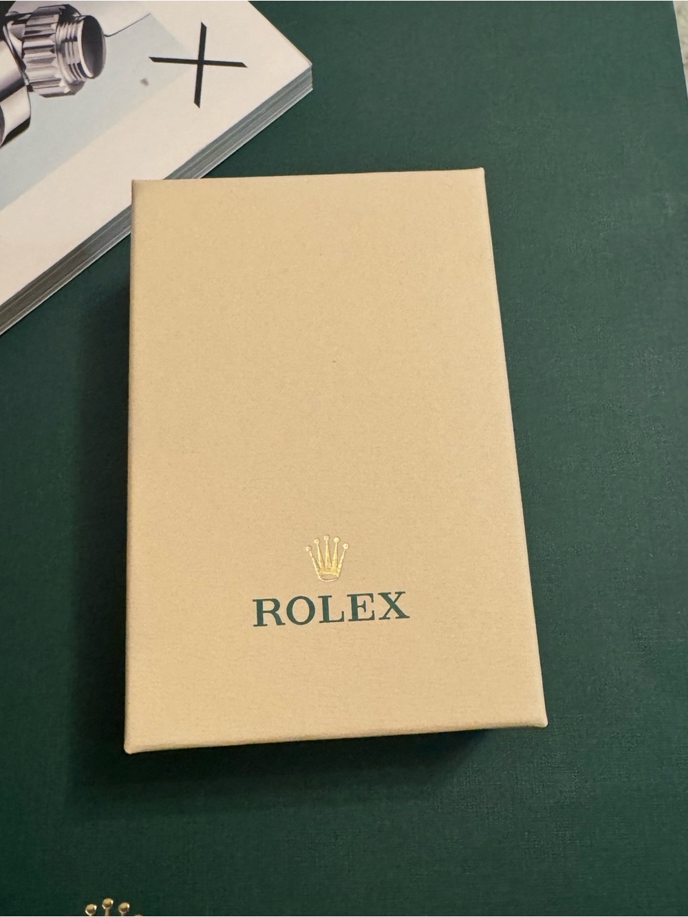 Rolex Green Gift Bag with Beige Box and Gold Logo - Picture 2 of 4